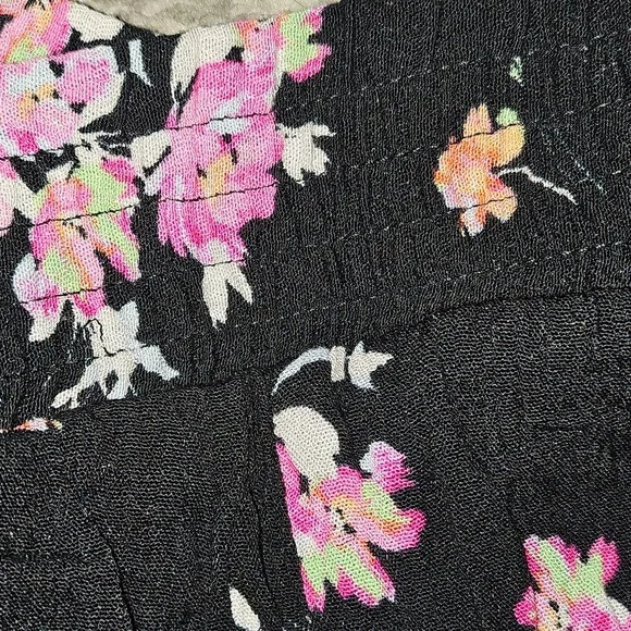 Torrid Floral Crinkle Gauze Wide Leg Pant Floral Black Pink Size 2X - Picture 9 of 9